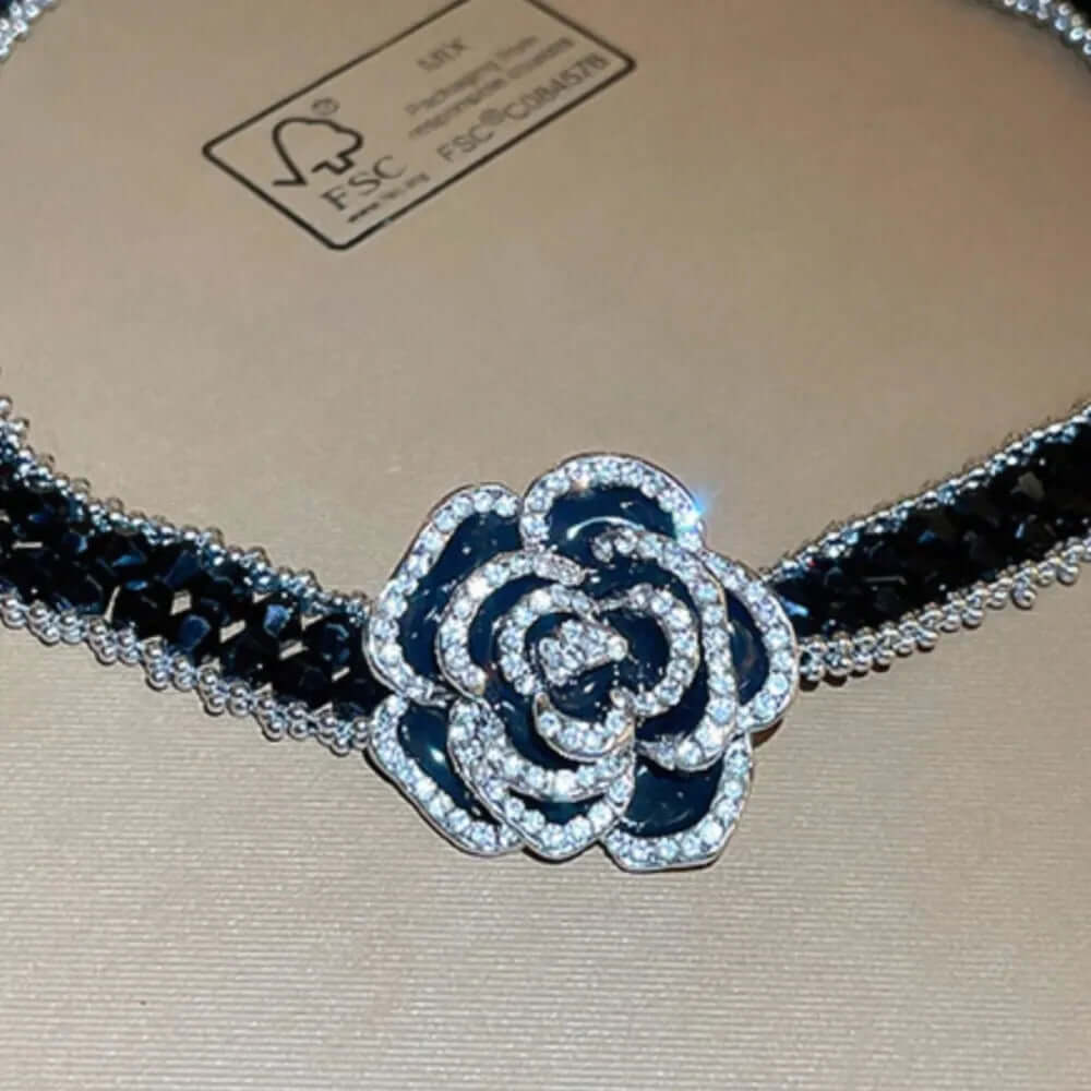Beautuful Alloy Crystal Rose Necklace in Black and Silver