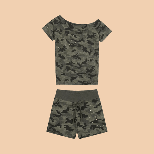 Popular Camouflage 2-Piece SET - Short Crop Shoulder T-Shirt & Summer Fitted Slimming Shorts