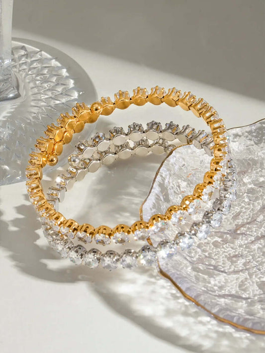 Women's Gorgeous Stainless Steel Adjustable Bracelet in Beautiful Gold or Silver