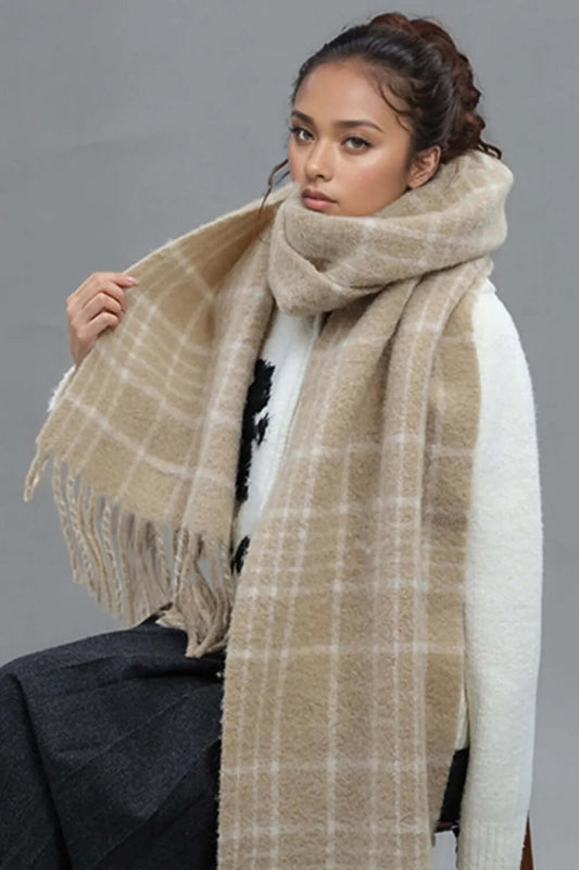 GIANT Cozy Sheep's Wool Scarf - Plaid Thermal with Fringes, Grab 2, Save More ! 🧣✂️🔖