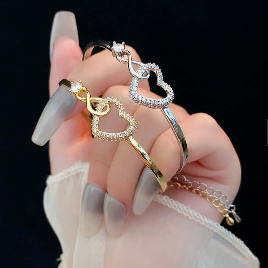 Beautiful Gold or Silver Zircon Hollow Heart Bracelet - Adjustable Keepsake, Great Gift ! 💝