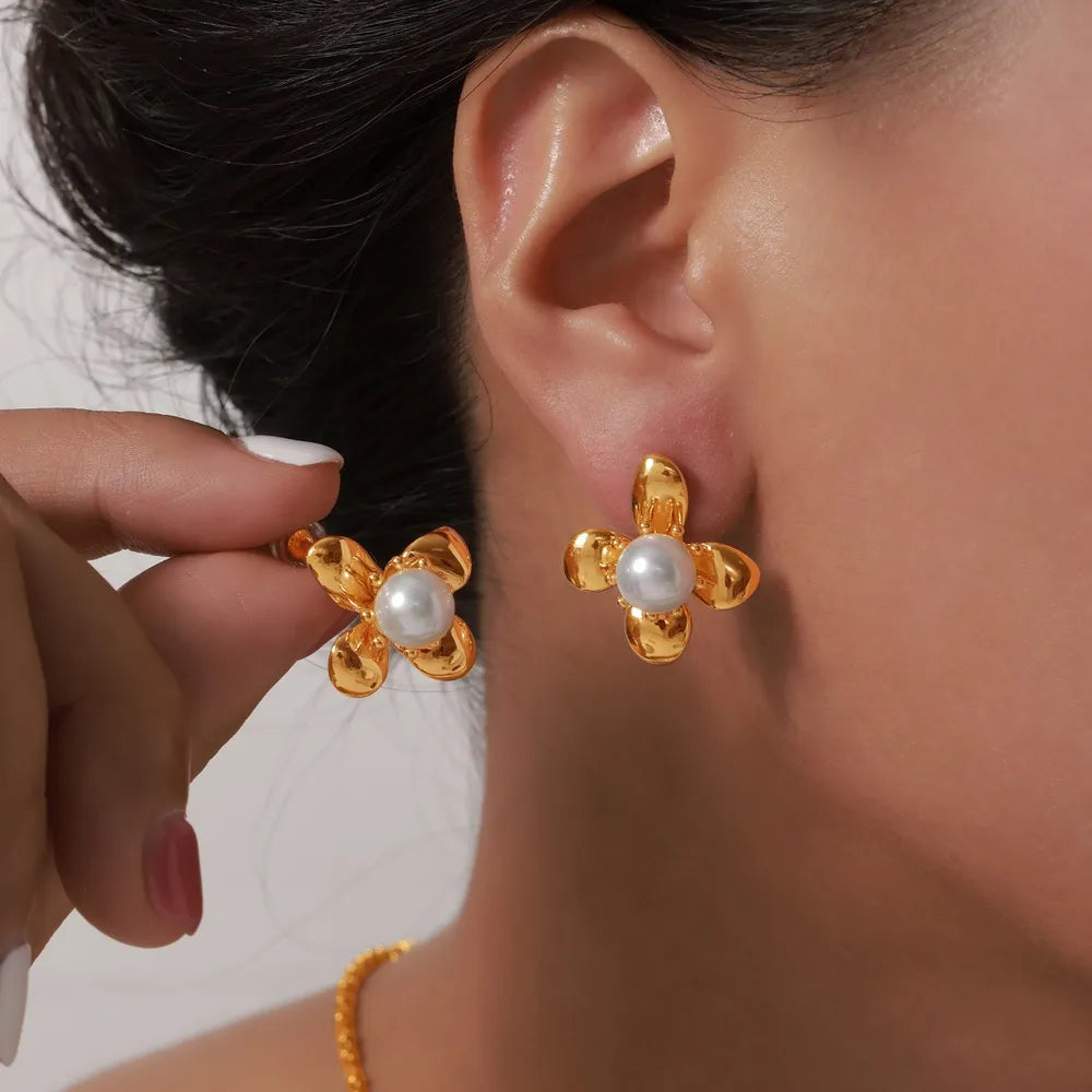 Gorgeous GIFTABLE Gold or Silver Flower Earrings - Synthetic Pearl Titanium Steel 💝 🌸