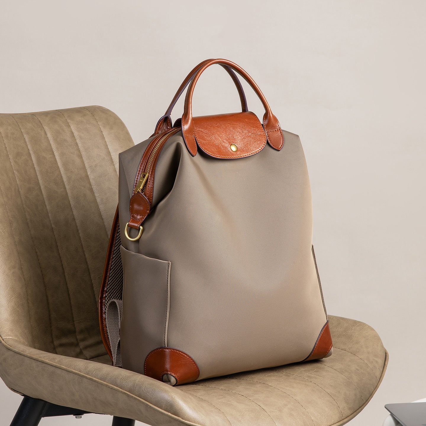 Stylish Top-Quality Nylon Backpack 🎒 Large Capacity, Lightweight, Durable for Business Travel & Daily Commute
