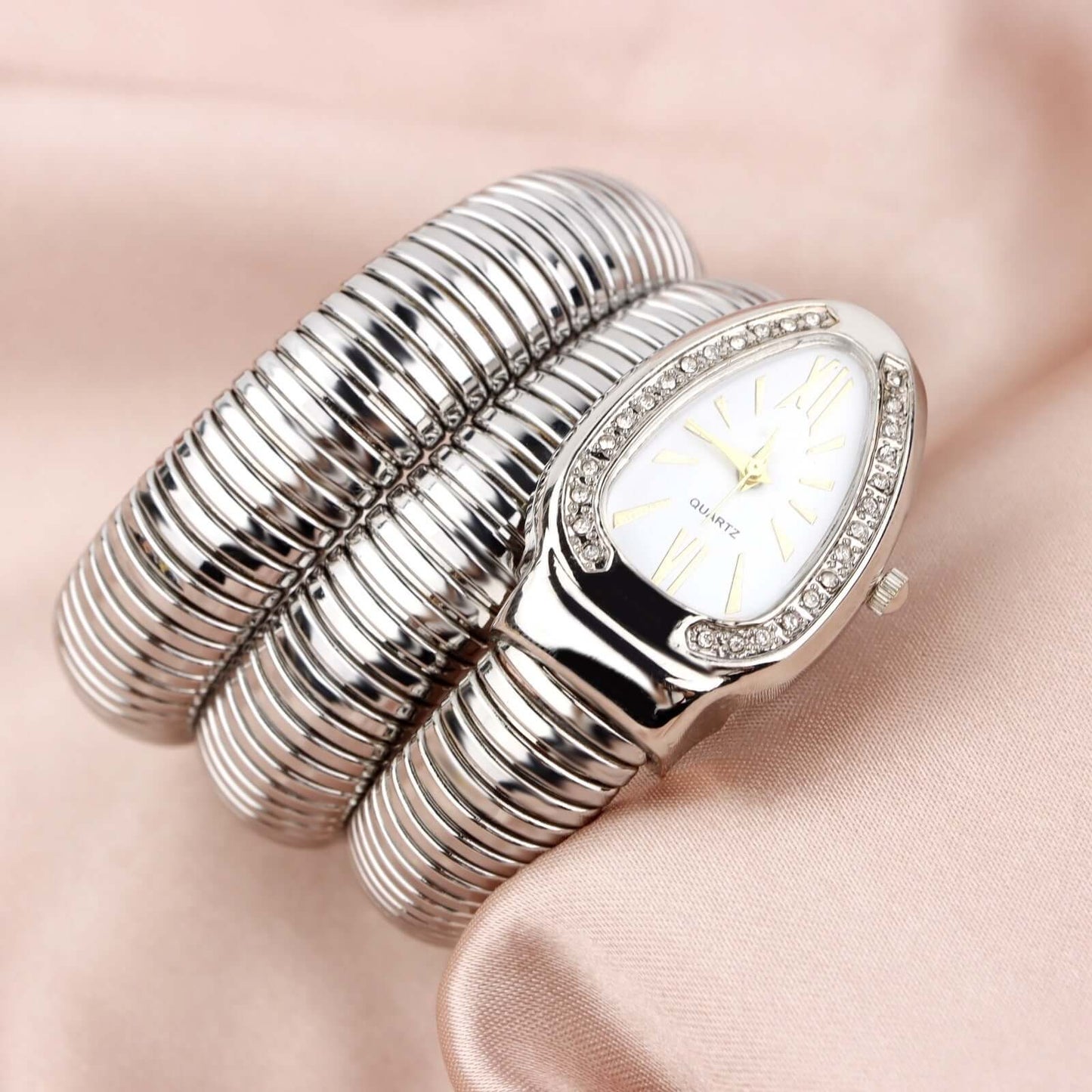 Women's Chic Snake Shaped Watch - Creative Quartz Fashion Bracelet in 4 Color Options