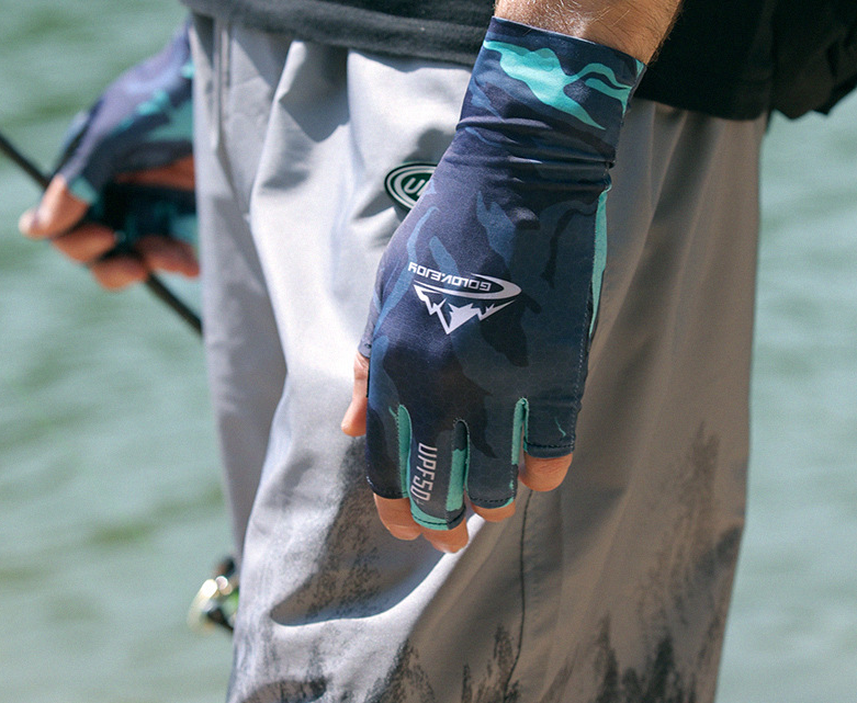 Professional Outdoor Sports and Fishing Gloves - Non-Slip Half Finger Nylon & Spandex 🎣