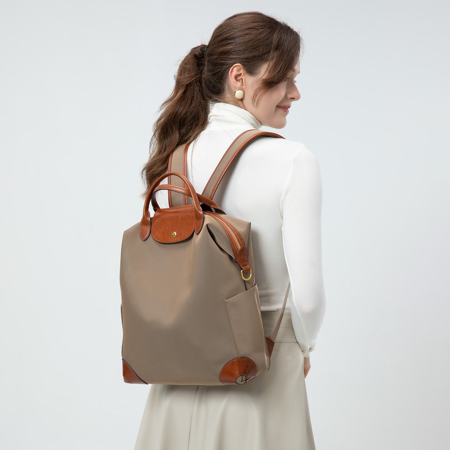 Stylish Top-Quality Nylon Backpack 🎒 Large Capacity, Lightweight, Durable for Business Travel & Daily Commute