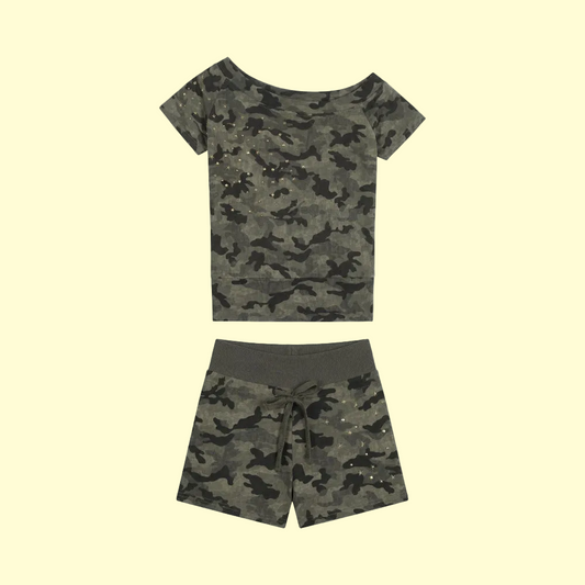 Popular Camouflage 2-Piece SET - Short Crop Shoulder T-Shirt & Summer Fitted Slimming Shorts