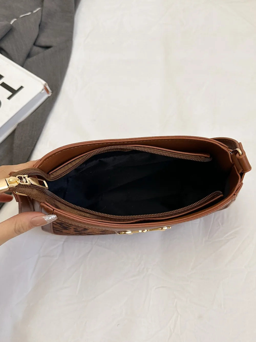 Chic Petite Leopard Print PU Leather Shoulder Handbag with Cute Bow 🤩