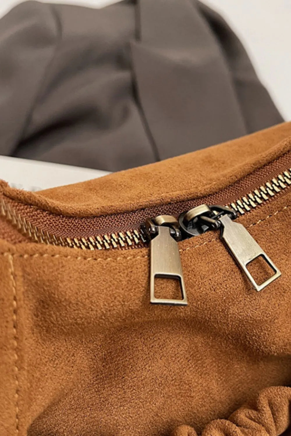 Women's Fashion Premium Ruched Suede Zipper Handbag in Four Gorgeous Trending Colors 🤩