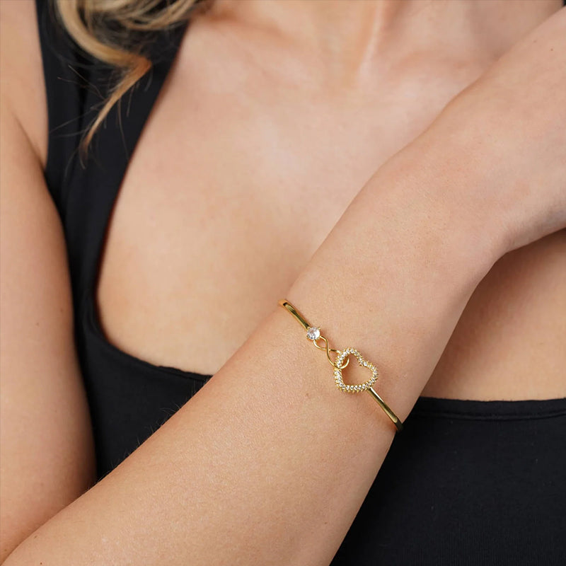Beautiful Gold or Silver Zircon Hollow Heart Bracelet - Adjustable Keepsake, Great Gift ! 💝