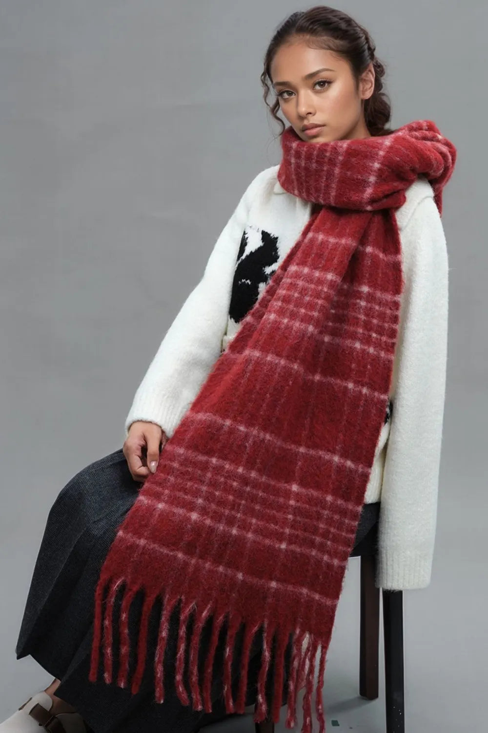 GIANT Cozy Sheep's Wool Scarf - Plaid Thermal with Fringes, Grab 2, Save More ! 🧣✂️🔖