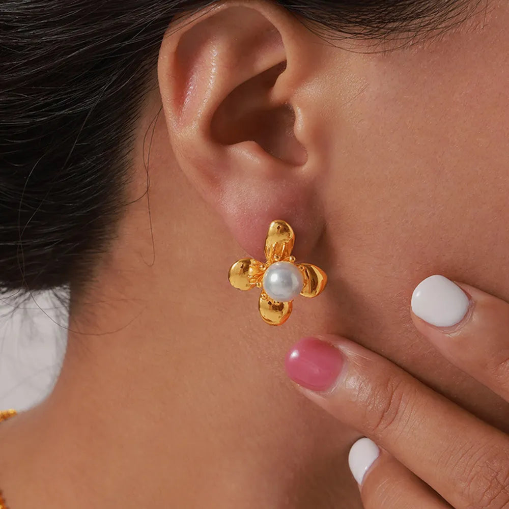 Gorgeous GIFTABLE Gold or Silver Flower Earrings - Synthetic Pearl Titanium Steel 💝 🌸