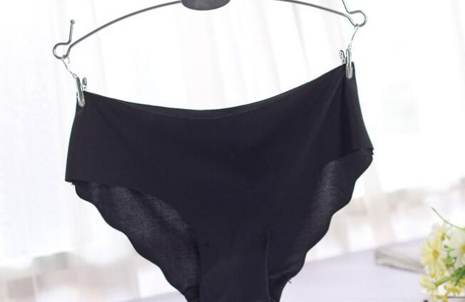 Women's Sensual Feel Good Panties - Ultra Thin Viscose Seamless Briefs