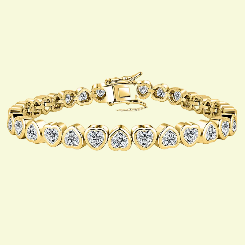 Gorgeous Rotating Heart Pattern Trimmed Love Bracelet 💝 Heart Shaped Zirconia & Electroplated Gold