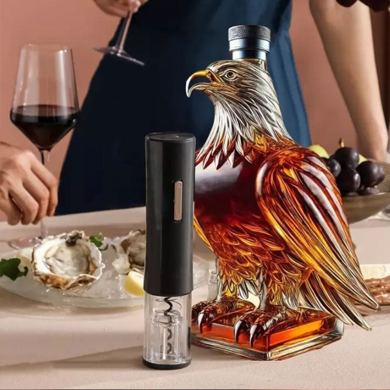Majestic Eagle Glass Decanter - Ideal Giftable 🎁 Exquisite Glass Bottle, Perfect Entertainment Novelty & Decor