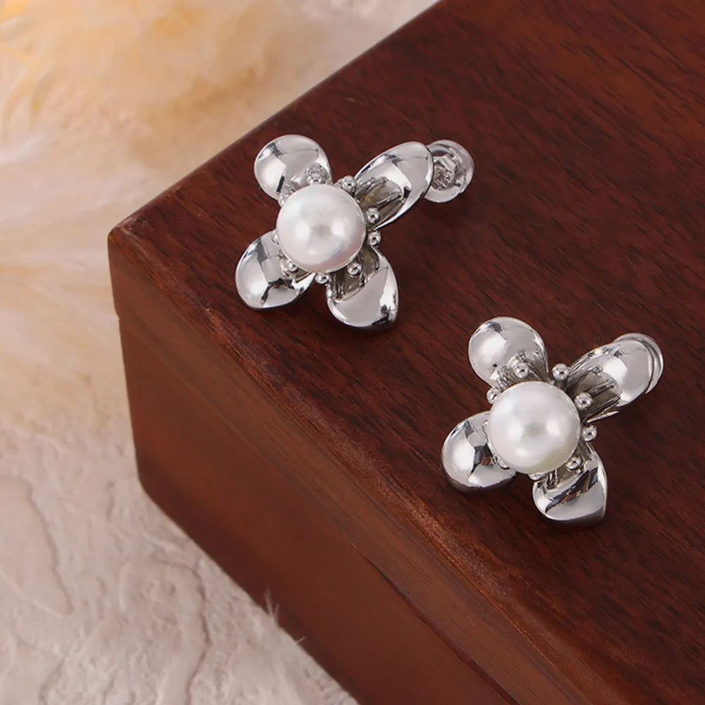 Gorgeous GIFTABLE Gold or Silver Flower Earrings - Synthetic Pearl Titanium Steel 💝 🌸