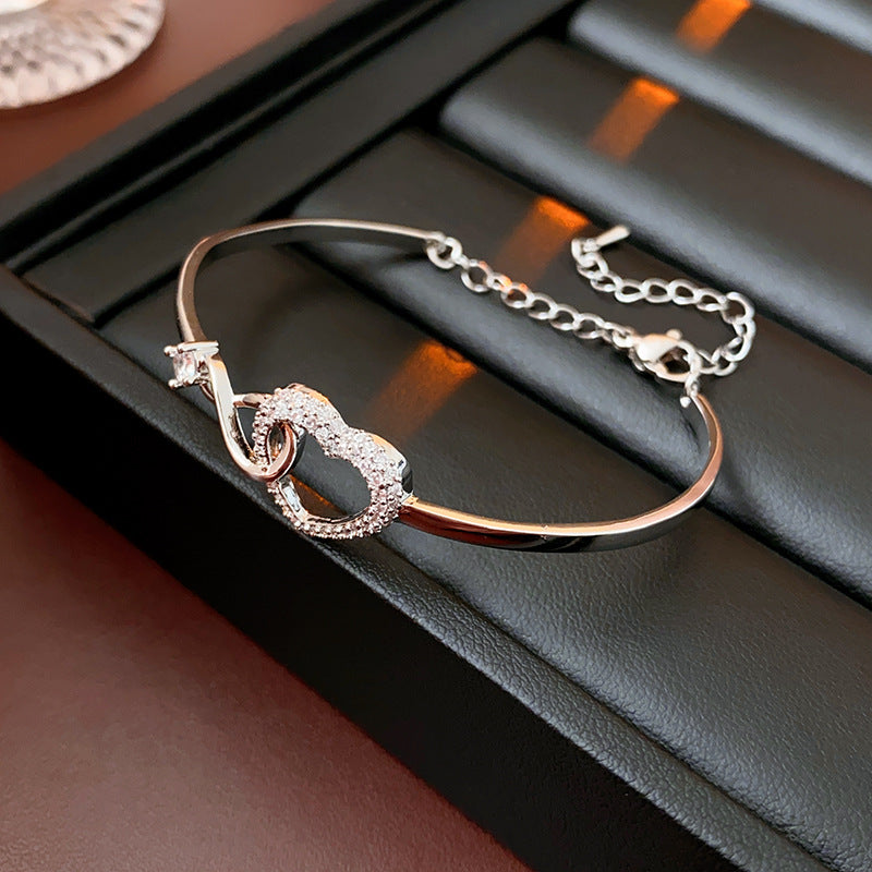 Beautiful Gold or Silver Zircon Hollow Heart Bracelet - Adjustable Keepsake, Great Gift ! 💝