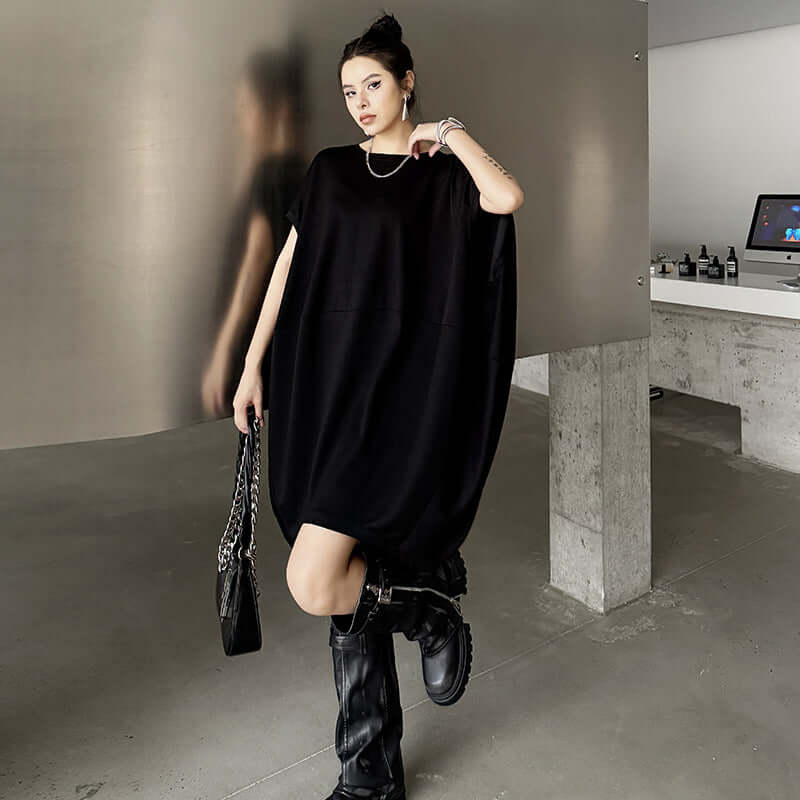 Popular Chic Retro Fashion Dress - Bat Shaped Loose-Fit Sleeveless One Size Solid Black or White
