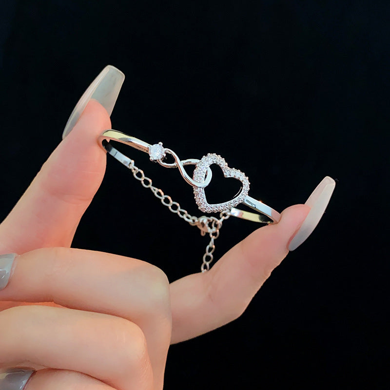 Beautiful Gold or Silver Zircon Hollow Heart Bracelet - Adjustable Keepsake, Great Gift ! 💝