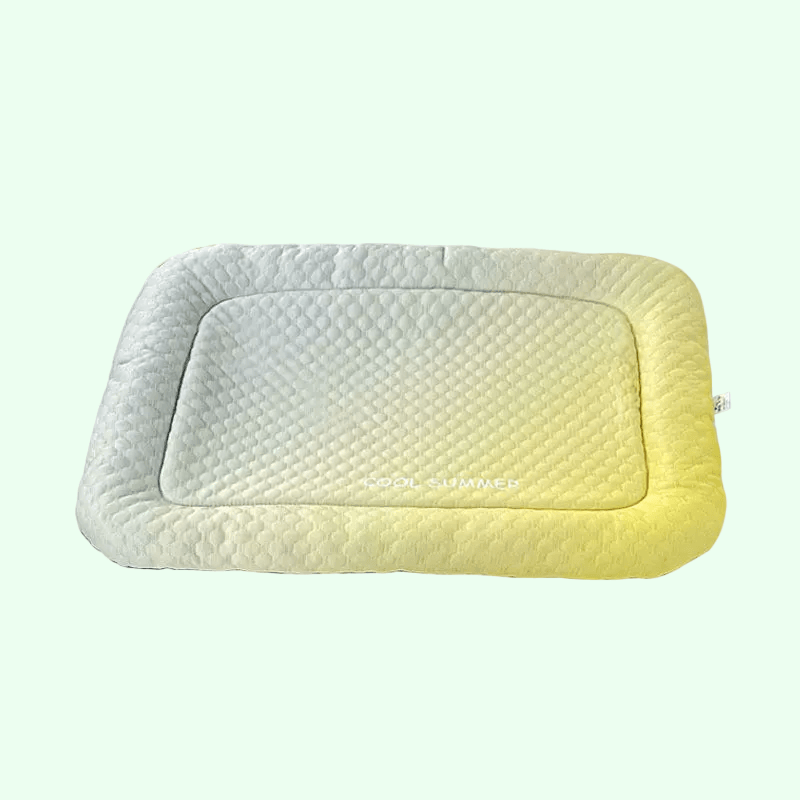 Cooling PET Pad for Summer – Breathable Cold‑Silk Ice Mat, Gentle on Skin, Gradient Colors 🦮🐈‍⬛️