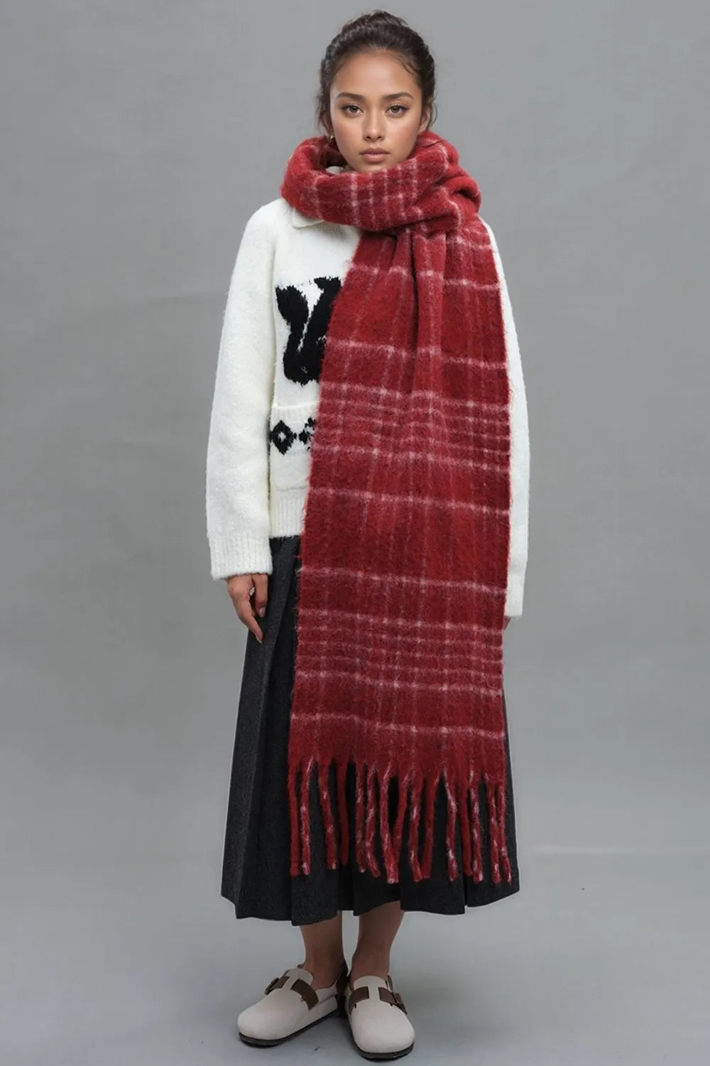 GIANT Cozy Sheep's Wool Scarf - Plaid Thermal with Fringes, Grab 2, Save More ! 🧣✂️🔖