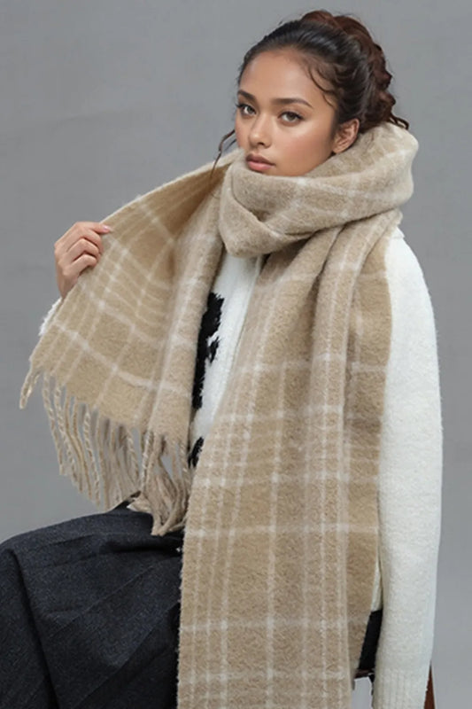 GIANT Cozy Sheep's Wool Scarf - Plaid Thermal with Fringes, Grab 2, Save More ! 🧣✂️🔖