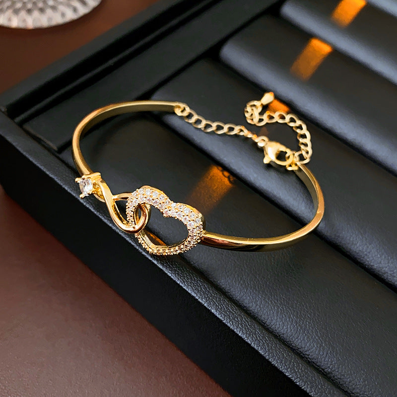 Beautiful Gold or Silver Zircon Hollow Heart Bracelet - Adjustable Keepsake, Great Gift ! 💝