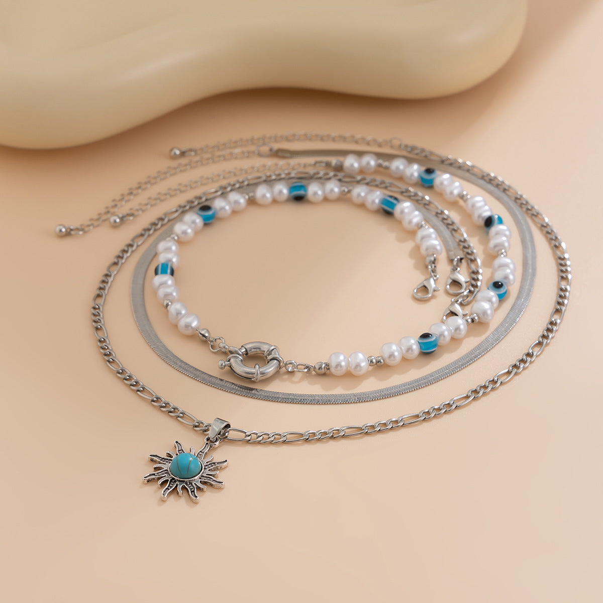 Gorgeous Three-Layered Necklace - Stunning Beaded Pearls & Turquoise Radiate Unique Style 🤩