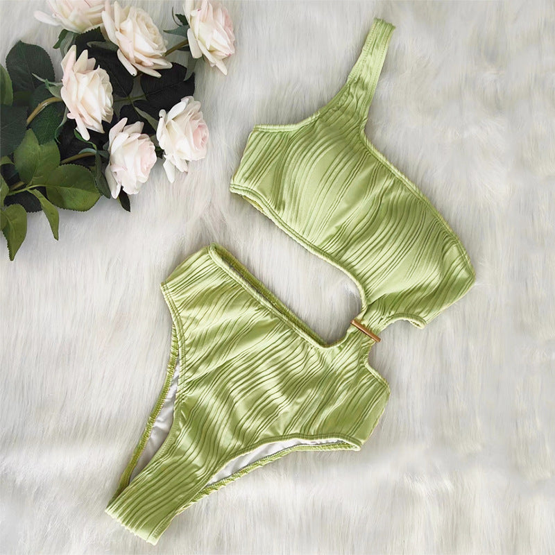 Sexy One Shoulder Solid Color Swimsuit 🩱Unique Design and Striated Pattern
