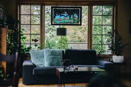 cozy-livingroom-with-window