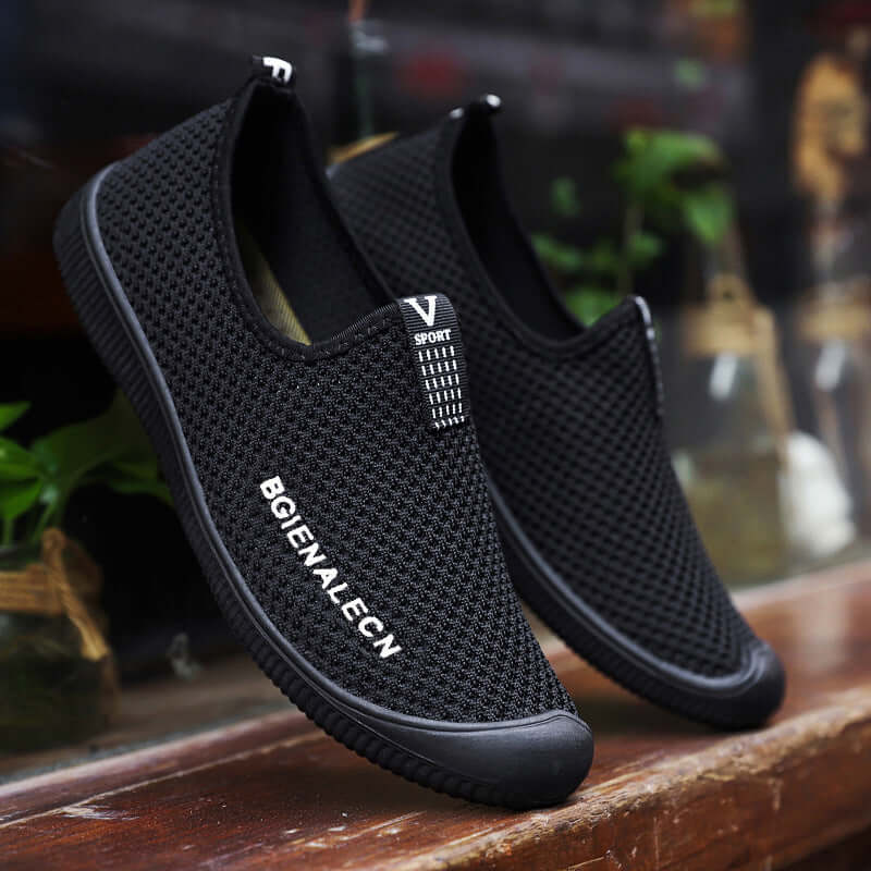 Sports shoes men 2021 casual one generation foreign trade flying weave shoes fashion peas shoes men breathable shoes men