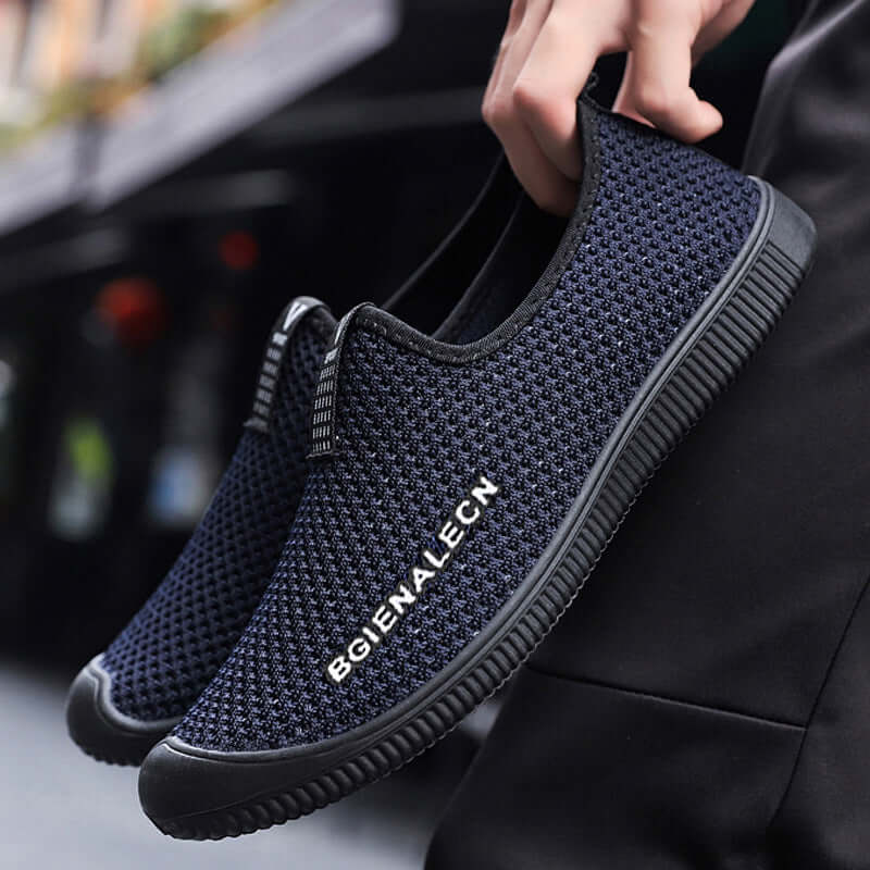 Sports shoes men 2021 casual one generation foreign trade flying weave shoes fashion peas shoes men breathable shoes men