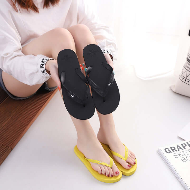 Solid color wild couples flip toile shoes summer human words hairdressing men and women beach shoes women's sandwich shoes