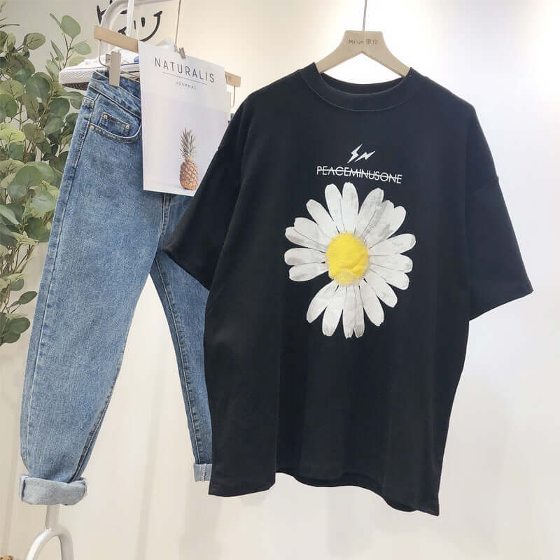 Net red super fire short sleeve small daisy t-shirt female half sleeve 2021 new Korean version of the loose clothes INS tide summer