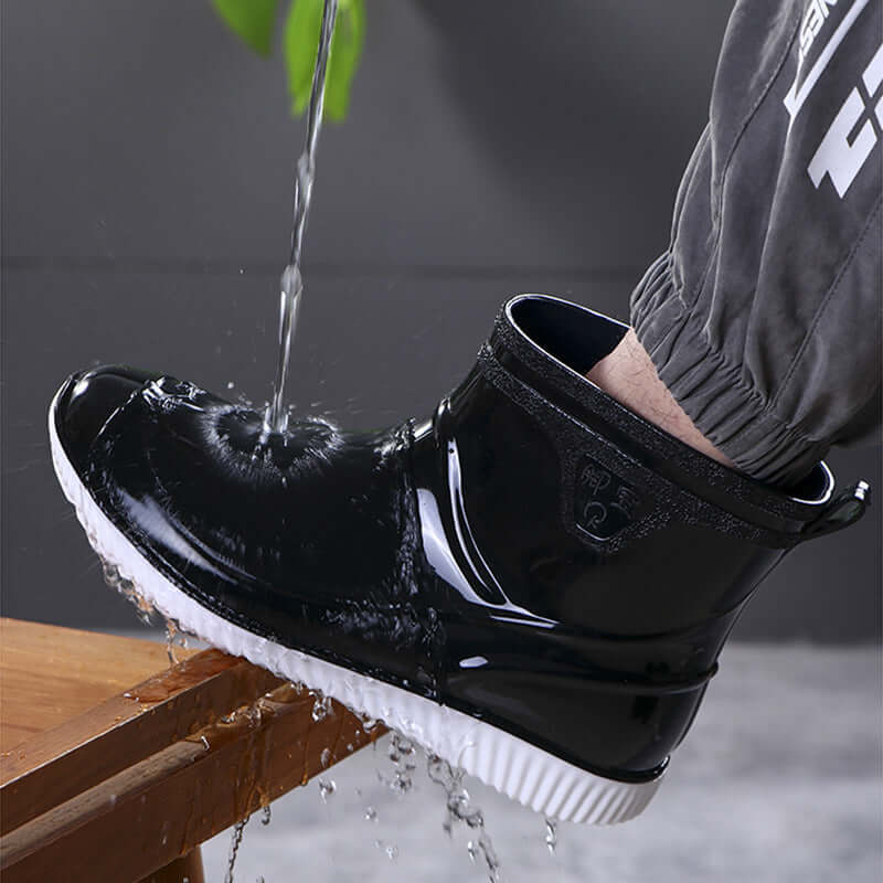 New rain-free anti-slip thick fashion export rain shoes men's rain and superslasses short tube chef work waterproof boots water shoes