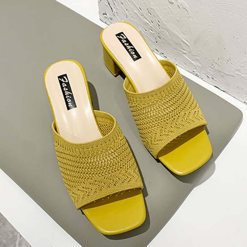 Medium with sandals, female 2020 summer new Korean version of the flying weave wears a word fashion female sandals and slippers wholesale generation