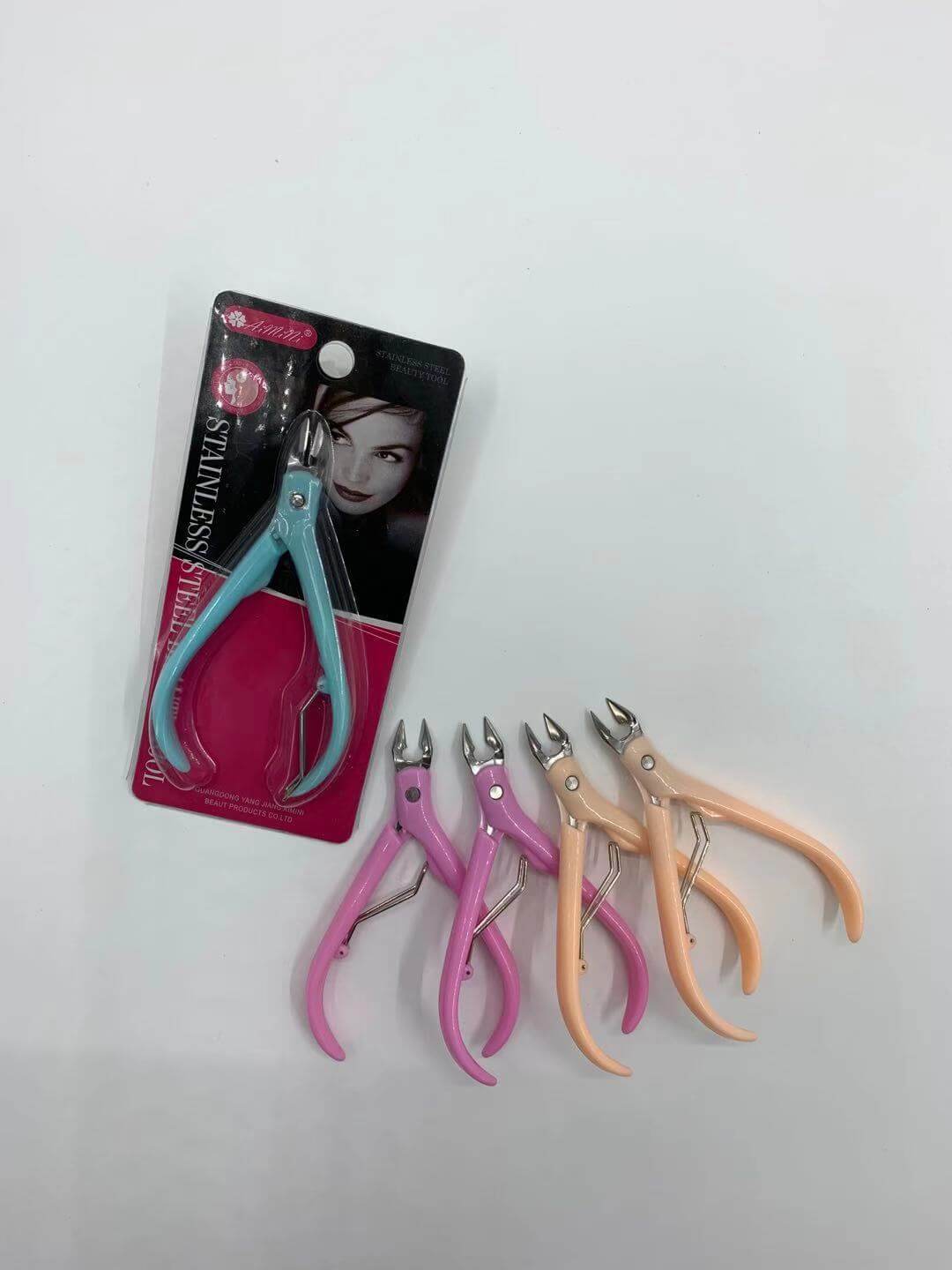 Factory spot Wholesale plastic handle dead leather pliers trencoune nail scissors a beautiful tool dead skin scissors