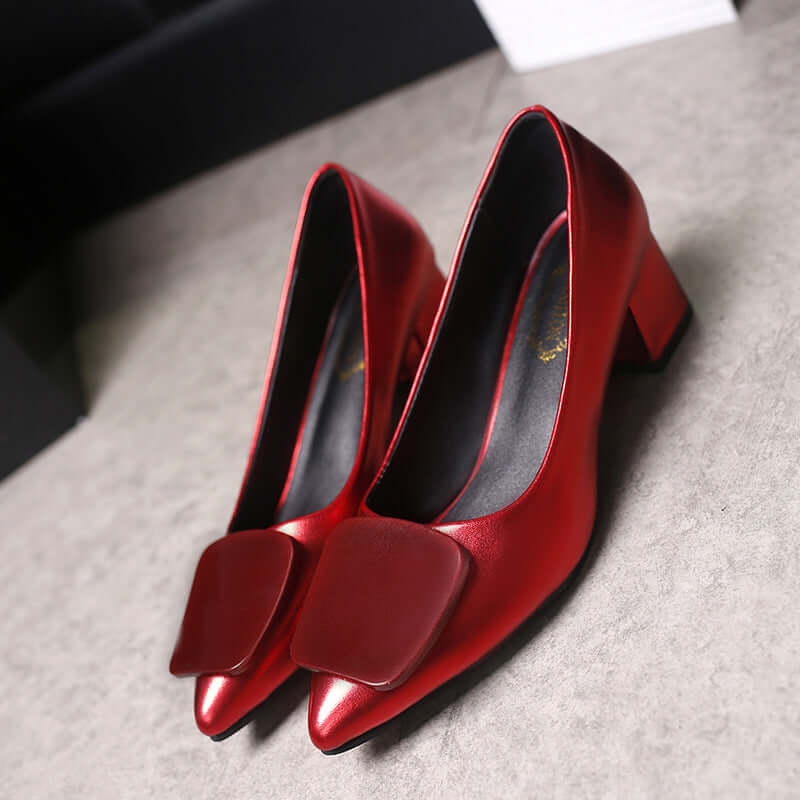 Single shoes female 2021 new spring and autumn Korean version of the pointed mother shoes buckle with large size shallow mouth high heel shoes wholesale