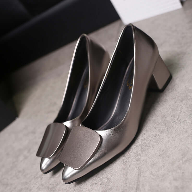 Single shoes female 2021 new spring and autumn Korean version of the pointed mother shoes buckle with large size shallow mouth high heel shoes wholesale