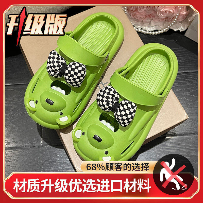 Stepping on shit feeling hole shoes female cute Baotou slippers female outerwear students cheap all-match thick-soled two-wear ins sandals