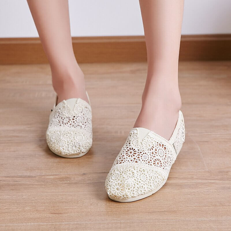 Summer Women's Hollow Cloth Shoes Breathable Casual Fashion Mesh Shoes Spring Breathable Lace Shoes Flat Low Heels Size35-40