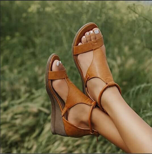 Women's Open Toe Roman Style Sandals - Heightened Wedge