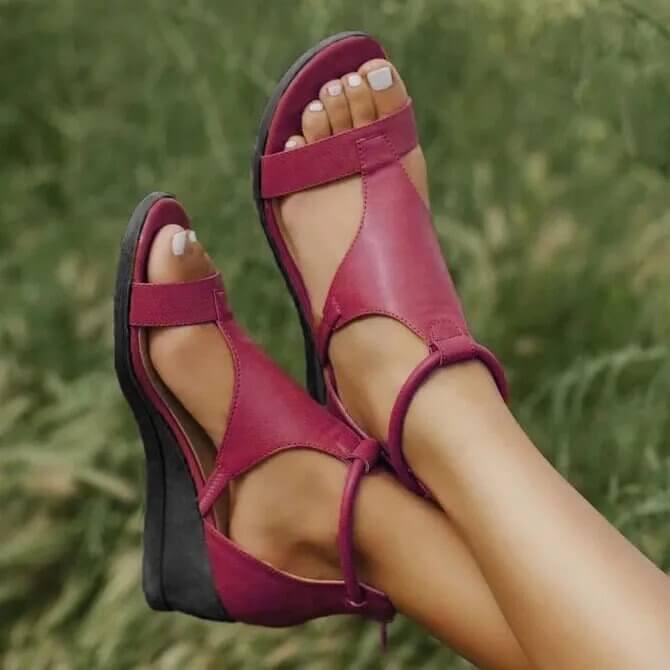 Women's Open Toe Roman Style Sandals - Heightened Wedge