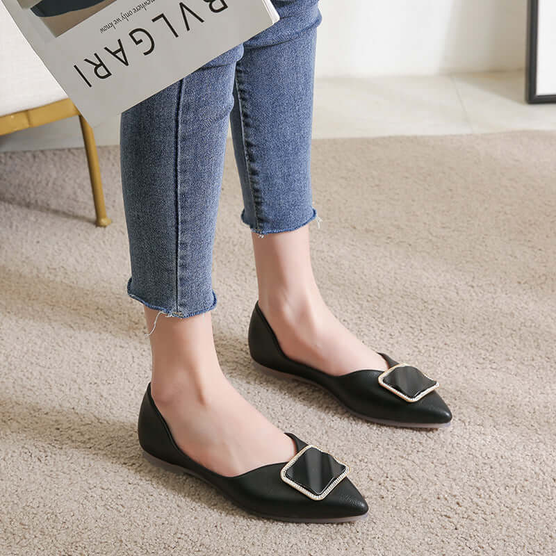 Small fragrance Korean shoes children 2021 new flat single shoes women's hollow large size pointed wear peas shoes female 43