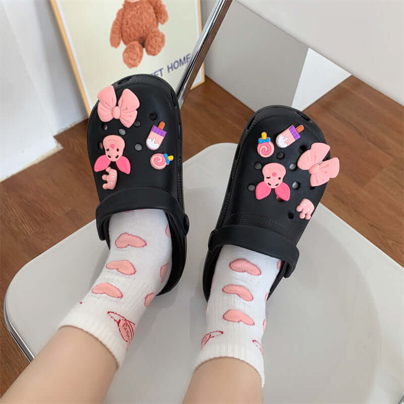 Hole shoes ins cute cartoon strawberry bear girl heart Baotou soft bottom thick bottom outerwear stepping on feces feeling sandals and slippers for women