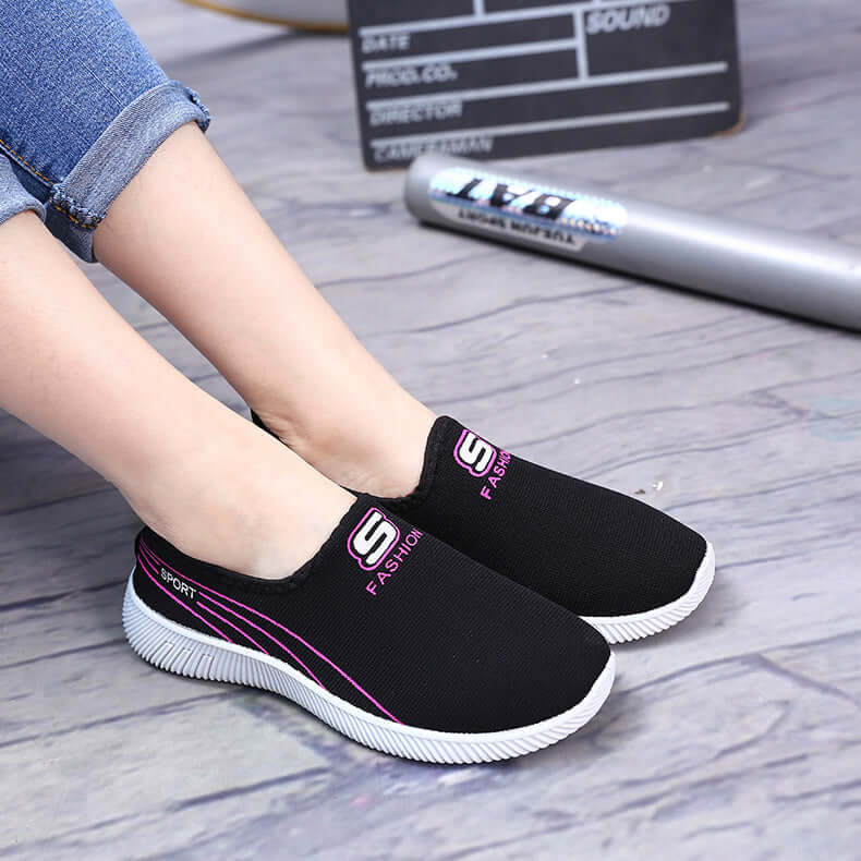 Women's shoes old Beijing cloth shoes soft bottom, middle-aged casual sports shoes, female, fashion mother shoes wholesale