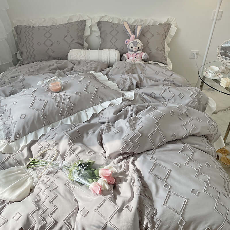 New high-end solid color brushed spring and summer three-dimensional cut flower princess bed sheet bed skirt four-piece set is soft, delicate and silky