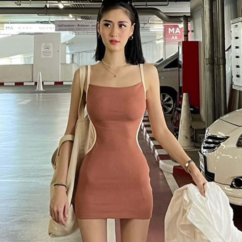 Europe and the United States 2022 spring and summer hot products new contrast color side back leak sling dress Amazon foreign trade wholesale women's clothing