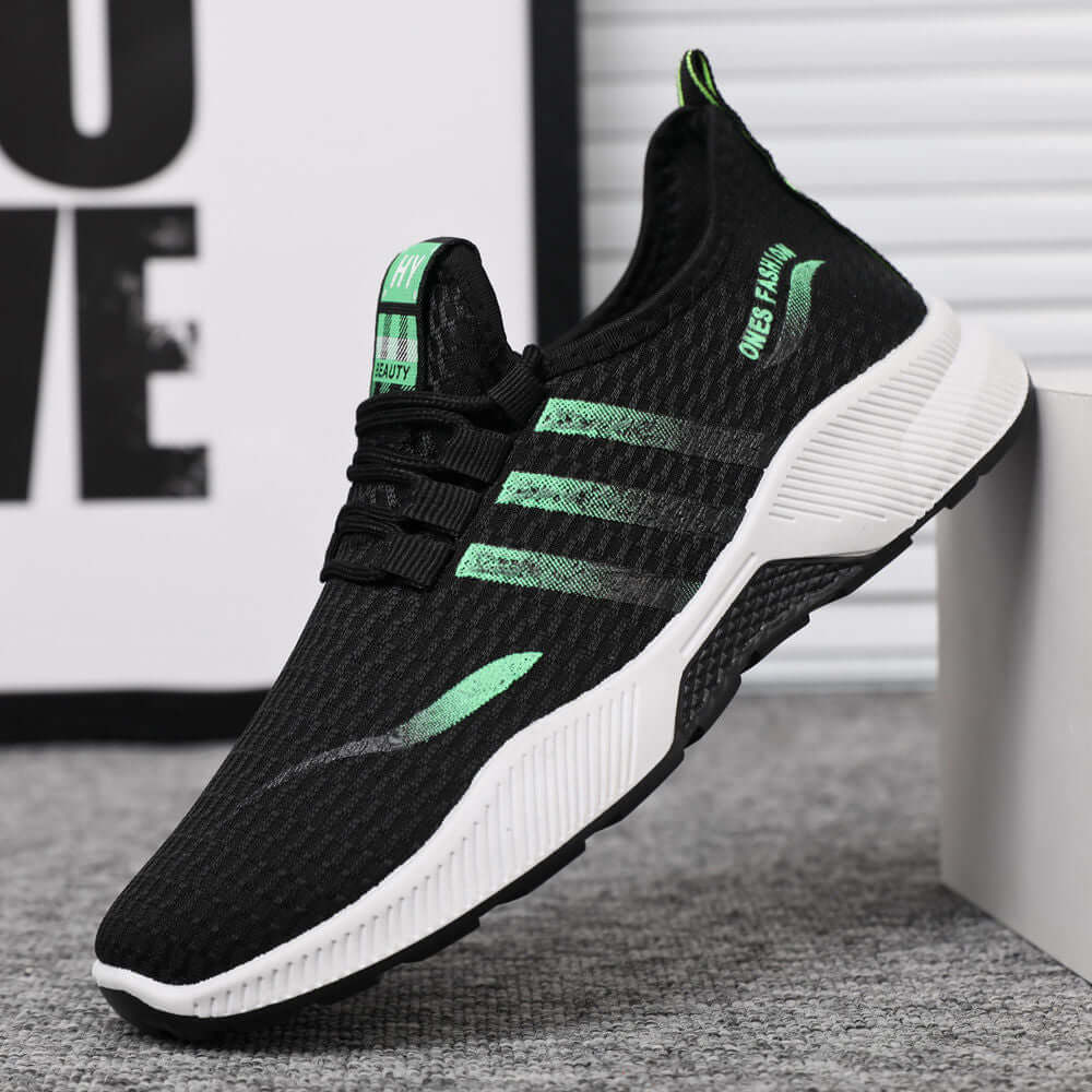 Men's shoes 2021 new spring breathable lightweight casual shoes Korean version of summer running shoes men's sports shoes