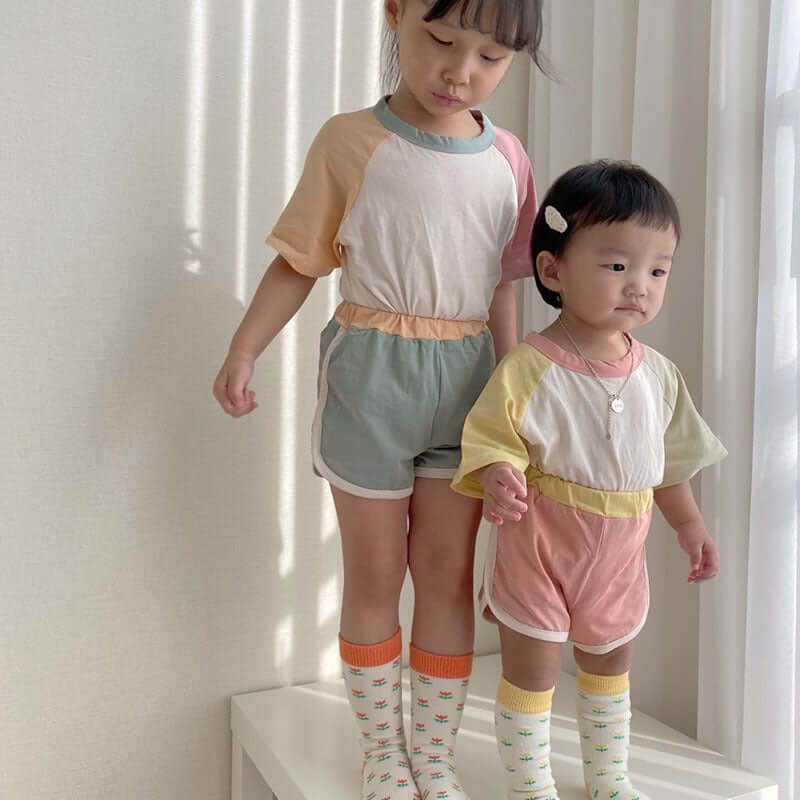 Infant and young children's Korean version of summer suits simple and casual color-blocking shoulder short-sleeved t-shirt + shorts cotton baby two-piece suit